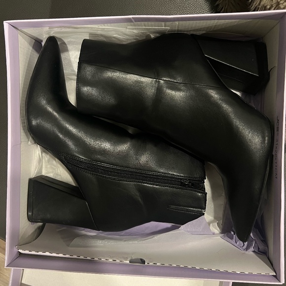 Madden Girl Cody Block Heel Bootie - Picture 2 of 3